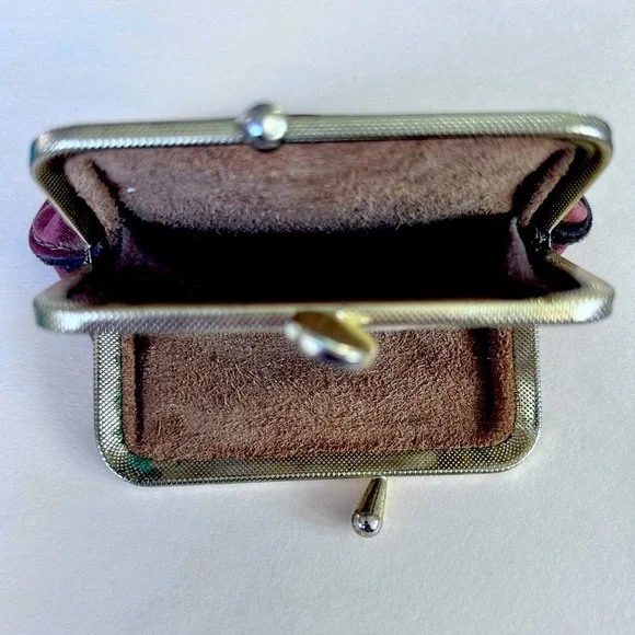 💥RARE💥1930s Antique Double Pocket Unique Kiss Lock Stamped Cowhide Coin Purse - Picture 2 of 10